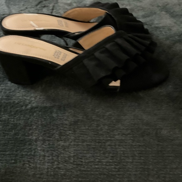 Liz Claiborne Fringe Mules/Heels - Picture 6 of 12